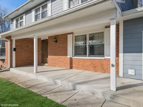 750 Dixon Ct, Hoffman Estates, IL 60192 photo 3