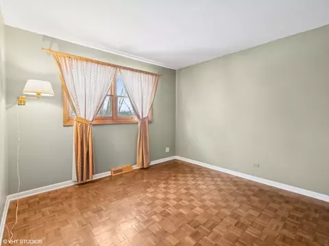 750 Dixon Ct, Hoffman Estates, IL 60192 photo 18