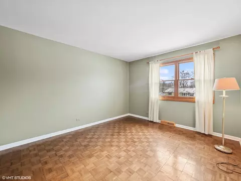 750 Dixon Ct, Hoffman Estates, IL 60192 photo 17
