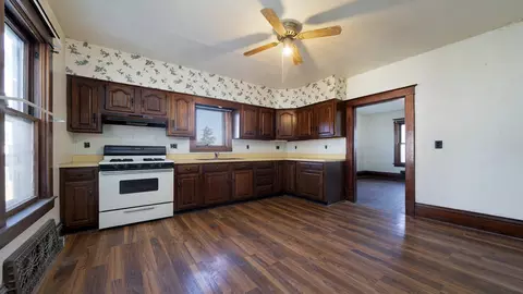 433 Jefferson St, Pecatonica, IL 61063 photo 6