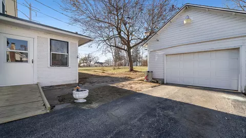 433 Jefferson St, Pecatonica, IL 61063 photo 17