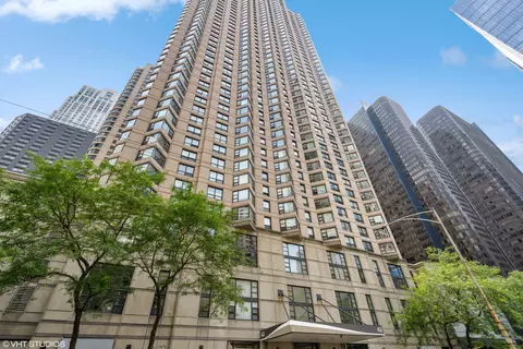 401 E Ontario St #3906, Chicago, IL 60611