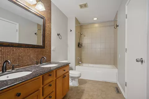 Bath - 16119 Homan Ave, Markham, IL 60428 photo 1 of 2