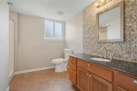 Bath - 16119 Homan Ave, Markham, IL 60428 photo 2 of 2
