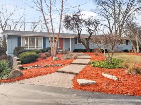 36 W815 Red Haw Ln, Saint Charles, IL 60174