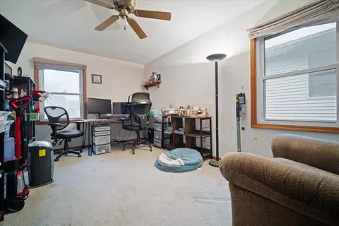 8 Rutherford Ct, Bloomington, IL 61705 photo 2