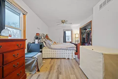 8 Rutherford Ct, Bloomington, IL 61705 photo 3