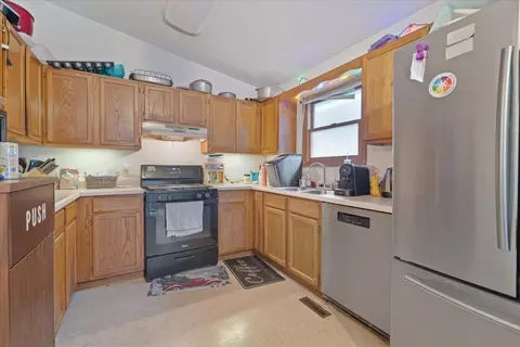 8 Rutherford Ct, Bloomington, IL 61705 photo 5