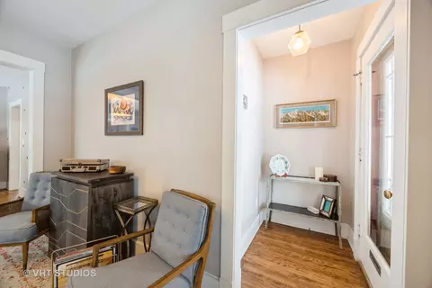 801 Mapleton Ave, Oak Park, IL 60302 photo 3