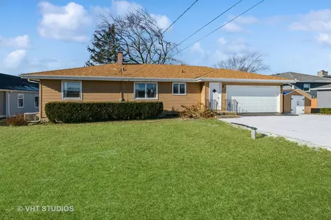 40810 N Grand Ave, Antioch, IL 60002