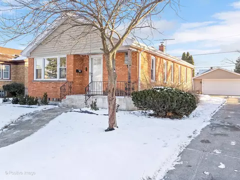 9125 Bartlett Ave, Brookfield, IL 60513