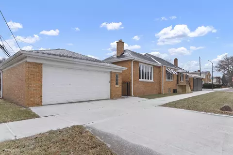 5928 W Higgins Ave, Chicago, IL 60630
