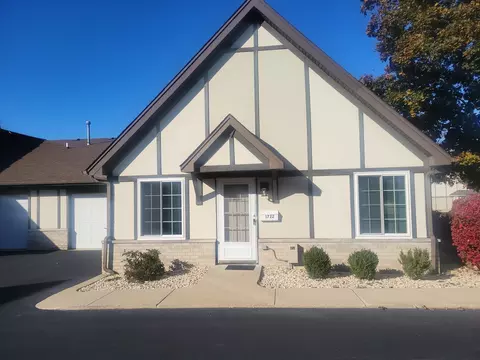 Exterior - 1722 Willow Circle Dr, Crest Hill, IL 60403 photo 1 of 2