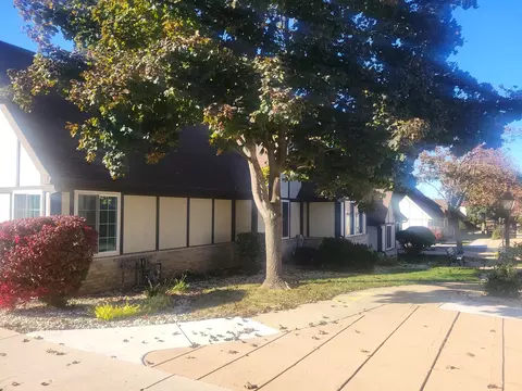 Exterior - 1722 Willow Circle Dr, Crest Hill, IL 60403 photo 2 of 2