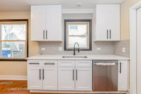 Kitchen - 11030 Daniel Trl, Mokena, IL 60448 photo 4 of 13