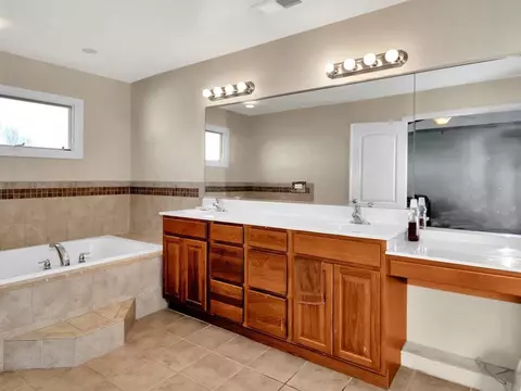 Bath - 26045 S Countyfair Dr, Monee, IL 60449 photo 1 of 2