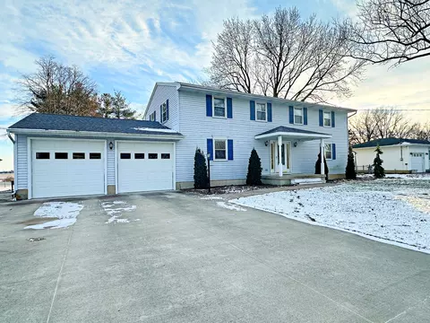 1707 Sharon Rd, Streator, IL 61364