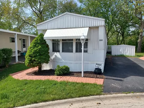 605 Terrace Dr, Crystal Lake, IL 60014