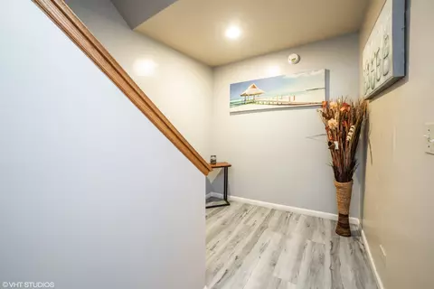 Entry Way - 2323 Bluejay Trl, Elgin, IL 60123 photo 2 of 2