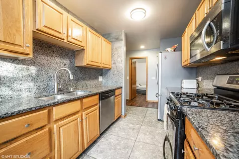 Kitchen - 2323 Bluejay Trl, Elgin, IL 60123 photo 1 of 2
