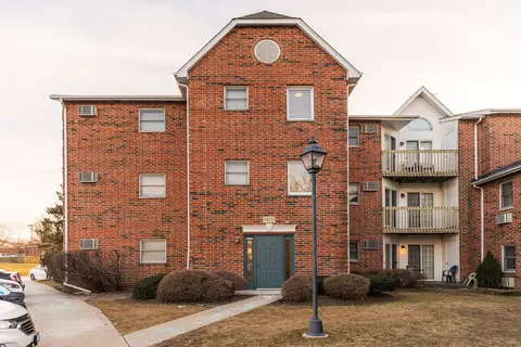 1375 Cunat Ct #3C, Lake In The Hills, IL 60156