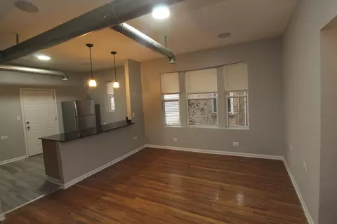 Living - 1530 E 65th Pl, Chicago, IL 60637 photo 2 of 3