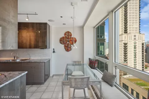 57 E Delaware Pl #2103, Chicago, IL 60611 photo 11