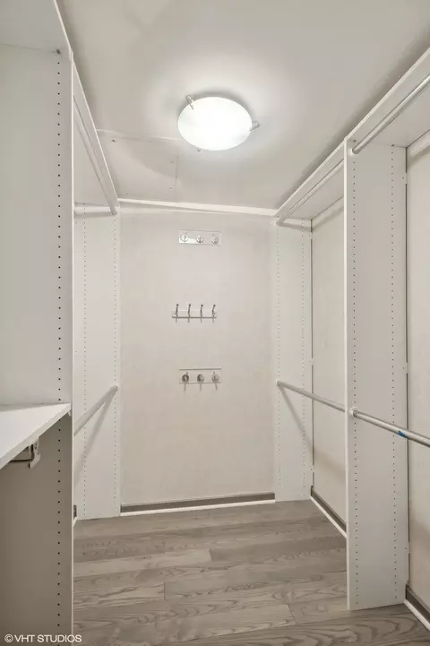 57 E Delaware Pl #2103, Chicago, IL 60611 photo 18