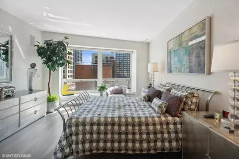 57 E Delaware Pl #2103, Chicago, IL 60611 photo 14
