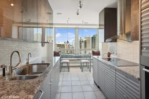 57 E Delaware Pl #2103, Chicago, IL 60611 photo 10