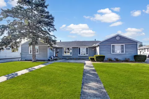 8774 S Duffy Ave, Hometown, IL 60456
