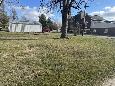 102 N Seminary, Downs, IL 61736