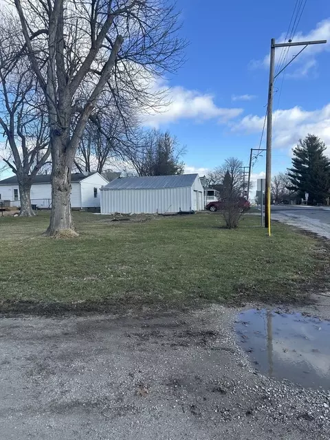 102 N Seminary, Downs, IL 61736 photo 2