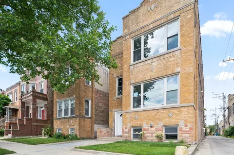 3152 N Ridgeway Ave, Chicago, IL 60618