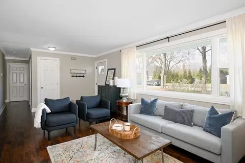 528 Countryside Dr, Wheaton, IL 60187 photo 4