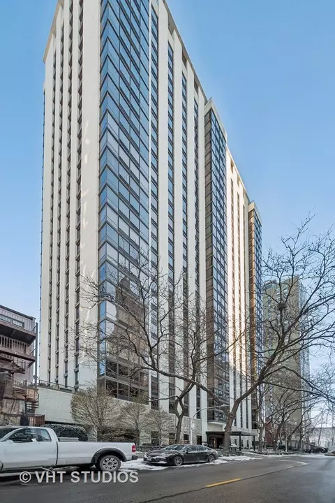100 E Bellevue Pl #19D, Chicago, IL 60611