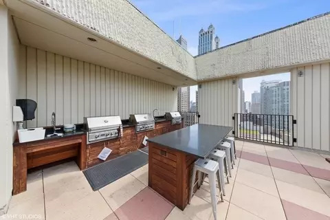 Kitchen - 100 E Bellevue Pl #19D, Chicago, IL 60611 photo 3 of 3