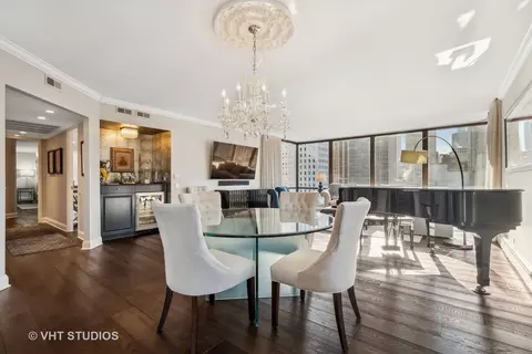Dining - 100 E Bellevue Pl #19D, Chicago, IL 60611 photo 3 of 3