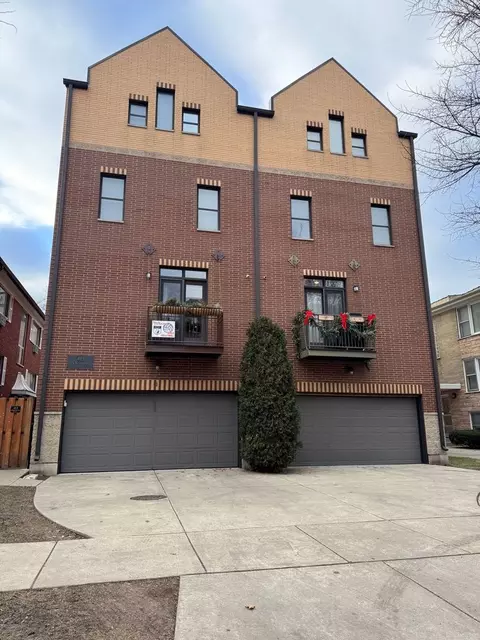 413 S Kenilworth Ave #2, Oak Park, IL 60302