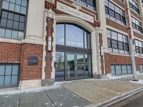 3963 W Belmont Ave #213, Chicago, IL 60618