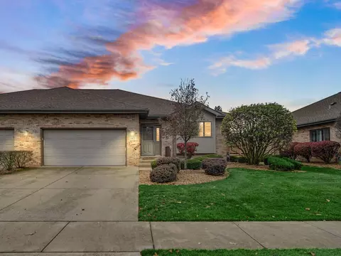 145 Fairfield Dr, New Lenox, IL 60451