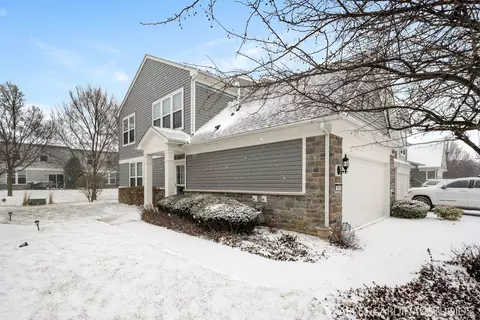 626 Hawley Dr #626, Oswego, IL 60543