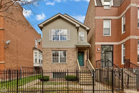 2206 W Warren Blvd, Chicago, IL 60612