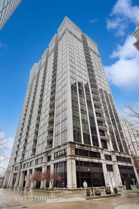 233 E 13th St #402, Chicago, IL 60605