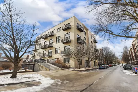 2101 W Rice St #101, Chicago, IL 60622