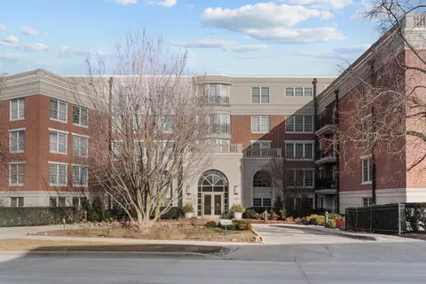 2021 St Johns Ave #1A, Highland Park, IL 60035