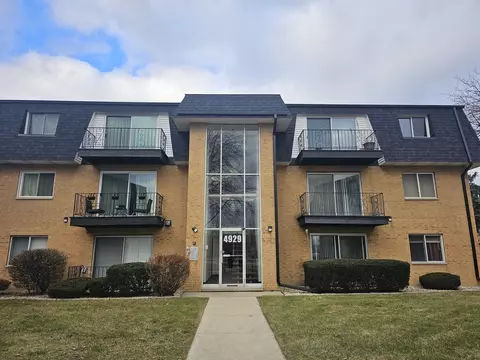 4929 W 109th St #303, Oak Lawn, IL 60453