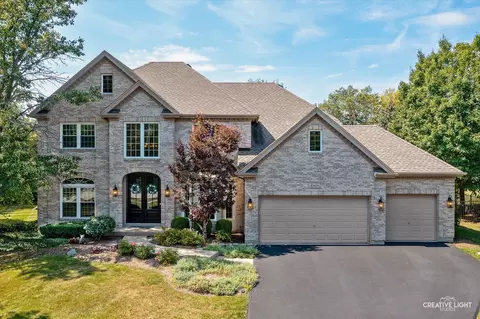 4 N426 Robert Penn Warren Cv, Saint Charles, IL 60175