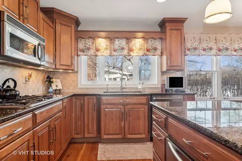 245 Cold Spring Rd, Barrington, IL 60010 photo 9
