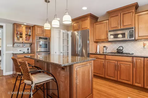 245 Cold Spring Rd, Barrington, IL 60010 photo 8